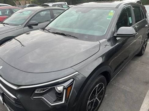 Used 2026 Kia Niro LX FWD image 2