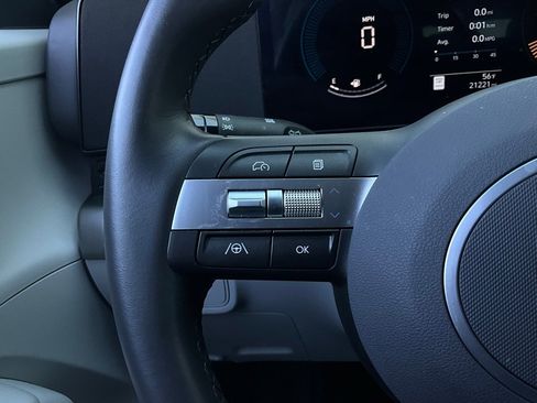 Used 2025 Hyundai Kona SEL image 35