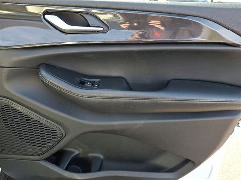 Certified 2023 Jeep Grand Cherokee Laredo image 10