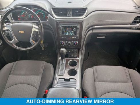 Used 2017 Chevrolet Traverse LT image 31