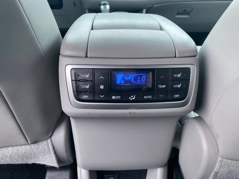 Used 2015 Toyota Highlander Limited Platinum AWD/4WD image 13