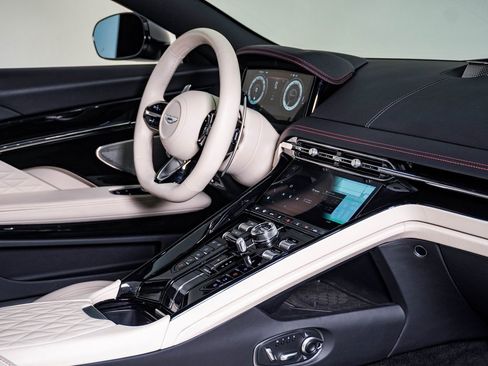 Used 2024 Aston Martin DB12 Coupe image 16