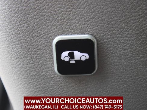 Used 2018 Chrysler Pacifica Touring-L image 22