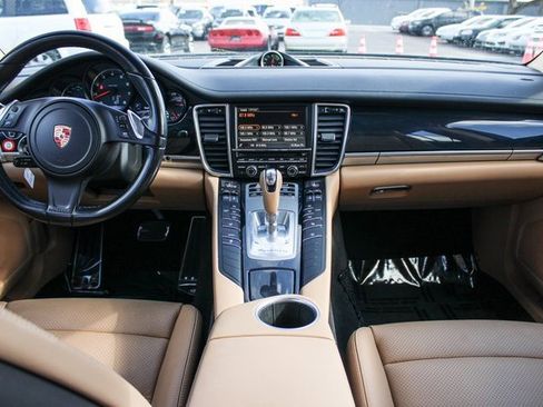 Used 2015 Porsche Panamera 4 image 17