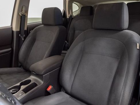 Used 2015 Nissan Rogue S w/ Convenience Package AWD/4WD image 9