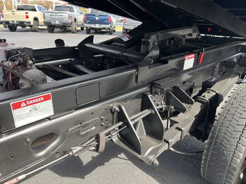 Used 2017 RAM 5500 Tradesman w/ Max Tow Package image 10