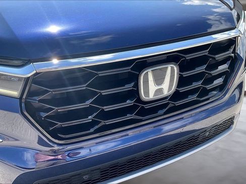 Certified 2025 Honda Pilot Touring image 32