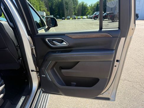 Used 2021 Chevrolet Suburban High Country AWD/4WD image 28