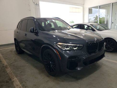 Used 2022 BMW X5 sDrive40i w/ M Sport Package RWD image 2