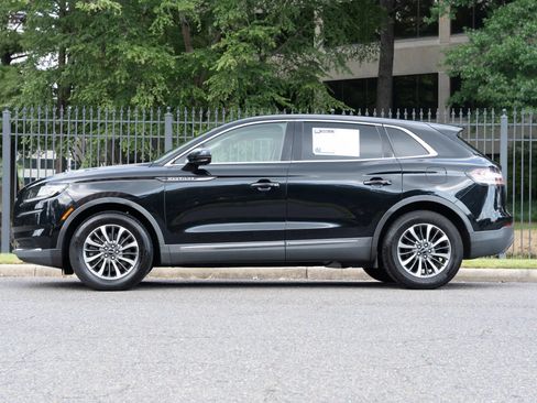 Used 2021 Lincoln Nautilus Reserve FWD image 9