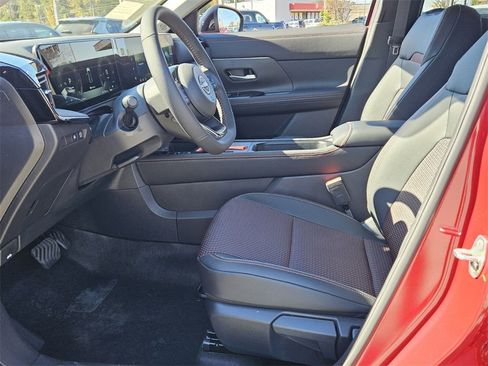 New 2026 Nissan Kicks SR image 3