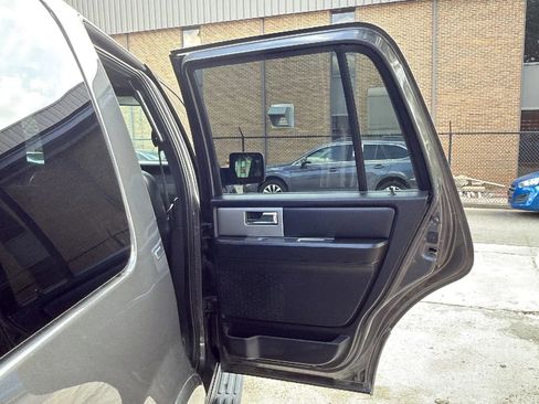 Used 2015 Ford Expedition XLT w/ Equipment Group 202A RWD image 25