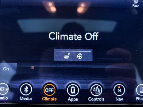 Used 2019 Jeep Grand Cherokee Altitude RWD image 17