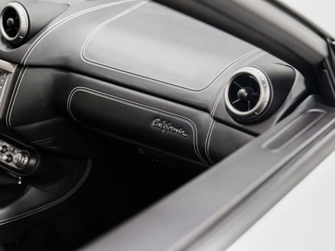 Used 2014 Ferrari California image 13