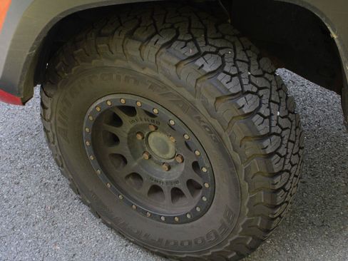 Used 2019 Toyota Tacoma TRD Off-Road AWD/4WD image 18