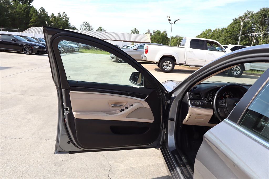 Used 2011 BMW 535i Sedan RWD image 31