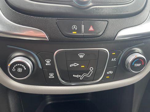 Used 2022 Chevrolet Equinox LT FWD image 13