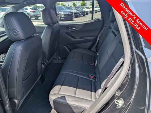 Used 2026 Chevrolet Equinox LT w/ Convenience Package II FWD image 9