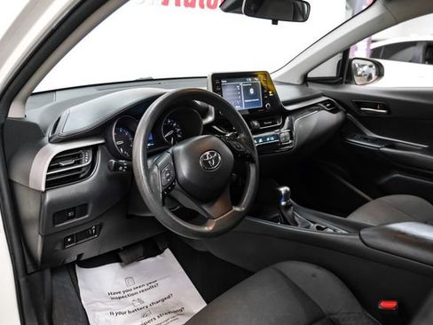 Used 2020 Toyota C-HR LE FWD image 3