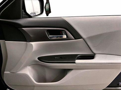 Used 2014 Honda Accord LX image 24