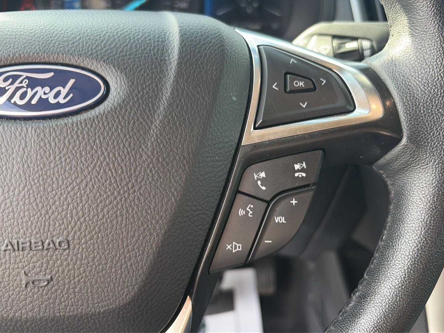 Used 2024 Ford Edge SEL AWD/4WD image 17
