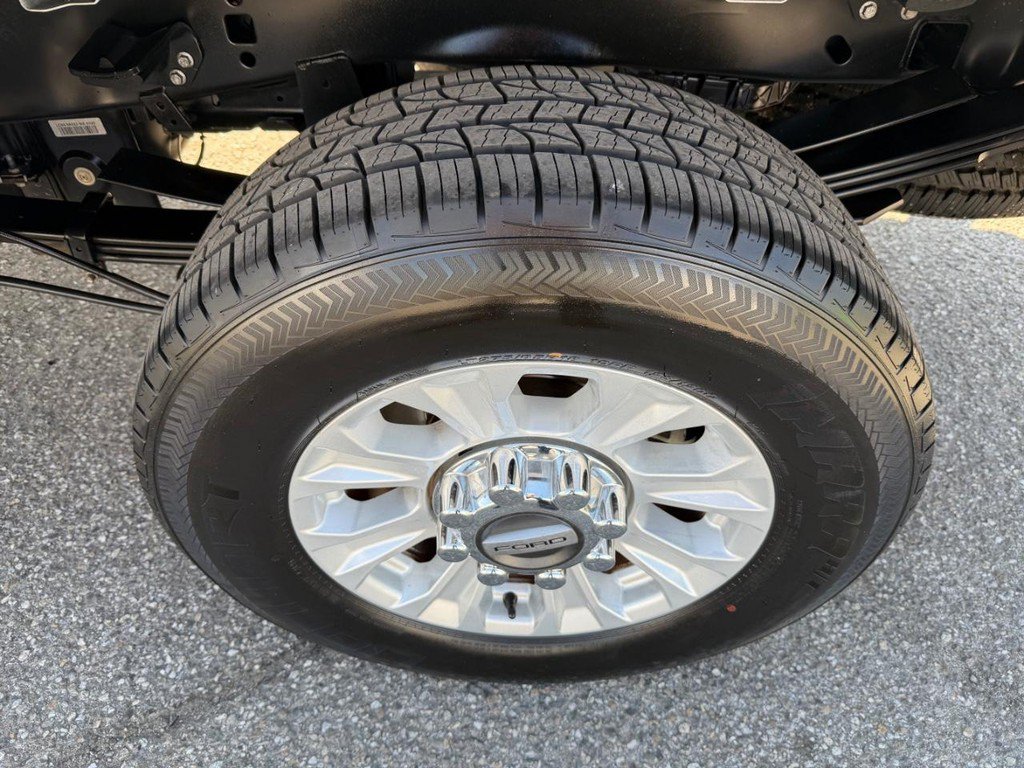Used 2021 Ford F350 XLT w/ XLT Value Package RWD image 40