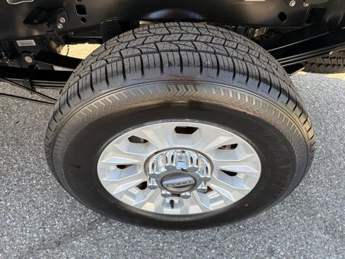 Used 2021 Ford F350 XLT w/ XLT Value Package image 40