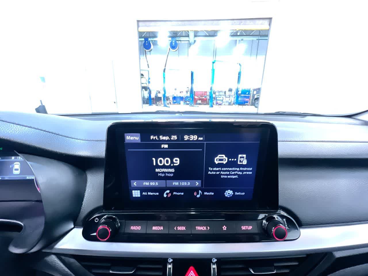 Used 2023 Kia Forte LXS w/ LXS Technology Package FWD image 24