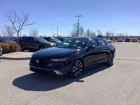 Used 2024 Honda Accord Touring image 1