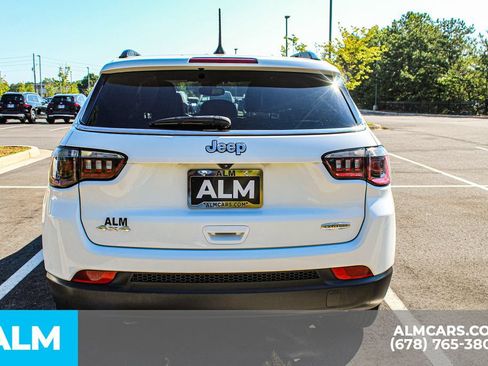 Used 2024 Jeep Compass Latitude AWD/4WD image 10