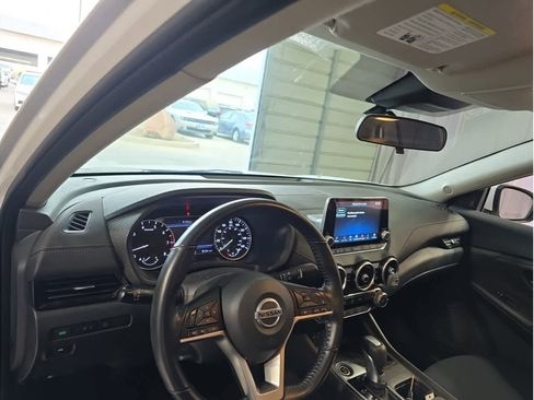 Used 2022 Nissan Sentra SV image 18