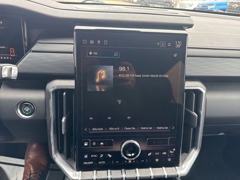 Certified 2024 GMC Acadia Elevation w/ Luxury Package image 24