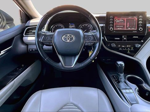 Used 2022 Toyota Camry SE FWD image 5