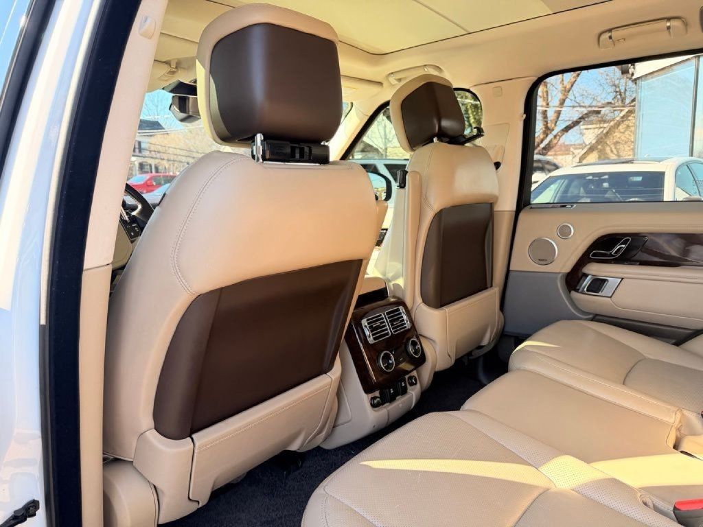 Used 2018 Land Rover Range Rover HSE AWD/4WD image 17