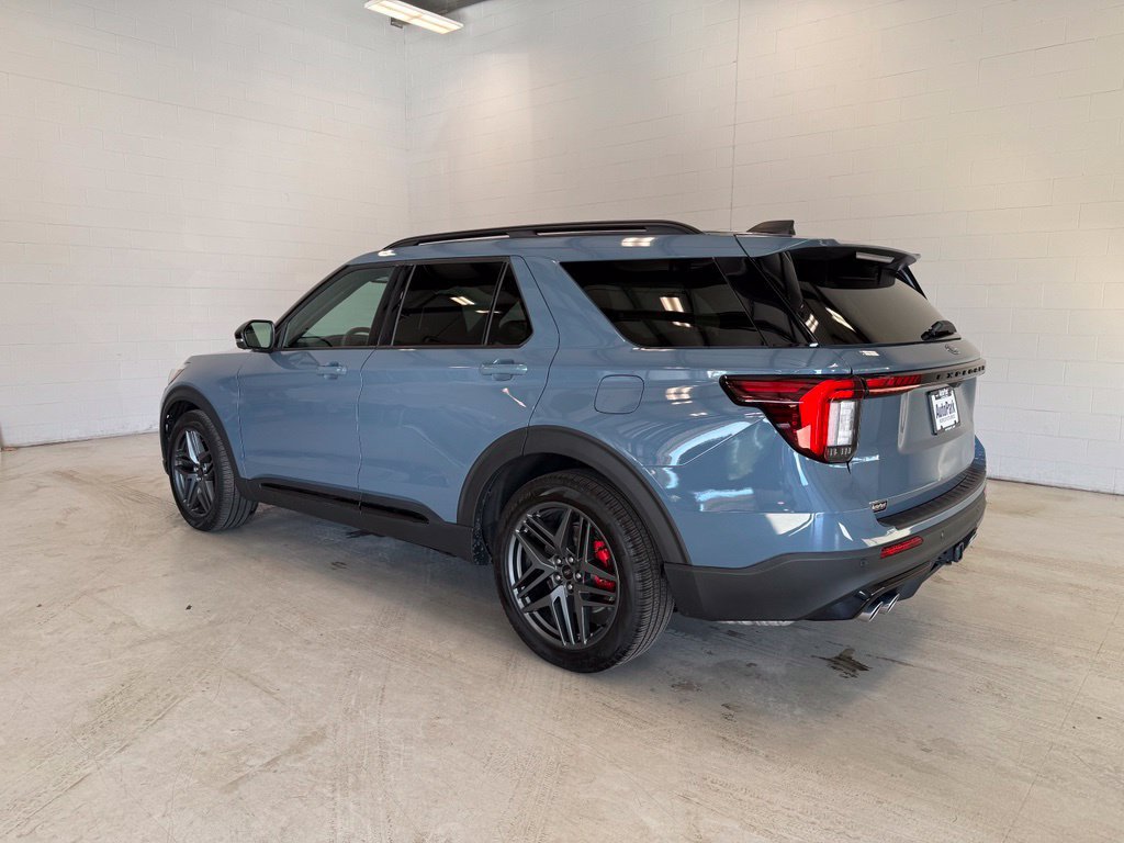 Certified 2025 Ford Explorer ST AWD/4WD image 5