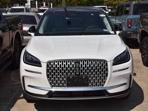 Certified 2023 Lincoln Corsair FWD w/ Equipment Group 101A image 3