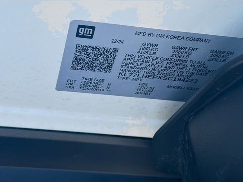 Used 2025 Chevrolet Trax LT FWD image 37