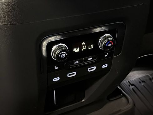 Used 2021 GMC Yukon XL Denali w/ Denali Ultimate Package AWD/4WD image 20
