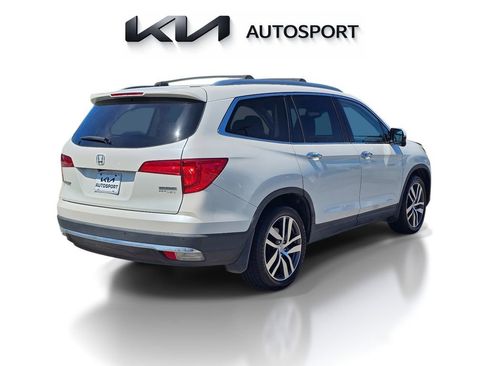 Used 2017 Honda Pilot Touring image 8