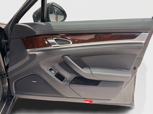 Used 2011 Porsche Panamera 4 image 22
