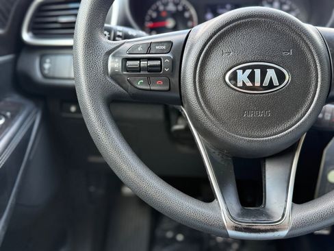 Used 2016 Kia Sorento FWD image 26