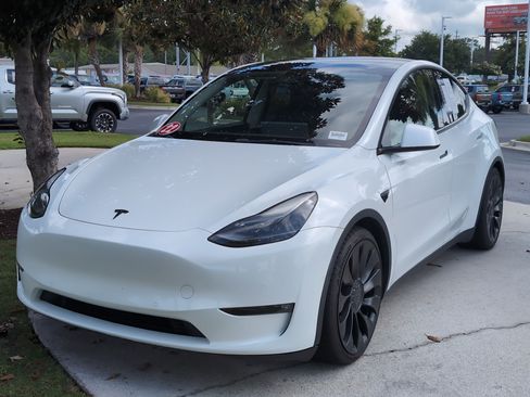 Used 2022 Tesla Model Y Performance AWD/4WD image 5
