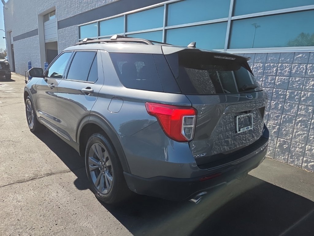 Used 2024 Ford Explorer XLT w/ Equipment Group 202A AWD/4WD image 7