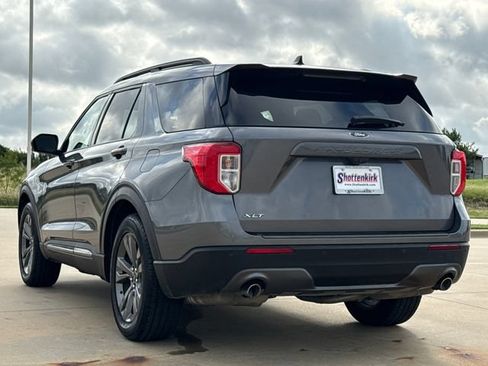 Used 2021 Ford Explorer XLT w/ Equipment Group 202A RWD image 6