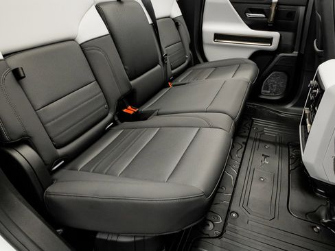 Used 2024 GMC Hummer EV 2X w/ LPO, Roof Cross Rail Package image 34