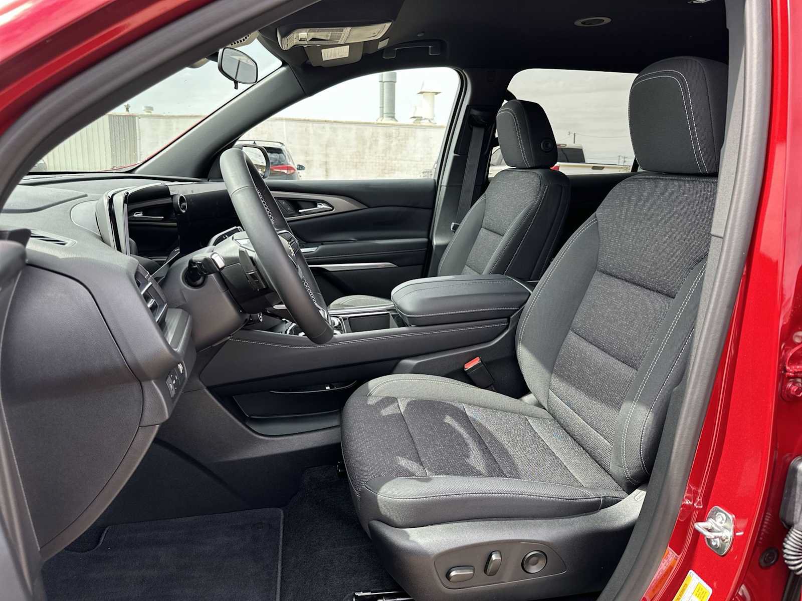 Used 2027 Chevrolet Traverse LT FWD image 19