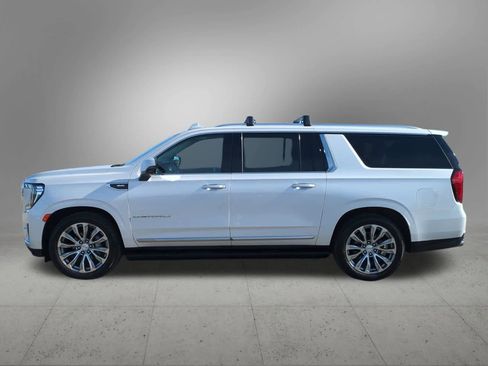 Used 2021 GMC Yukon XL Denali w/ Denali Ultimate Package image 3