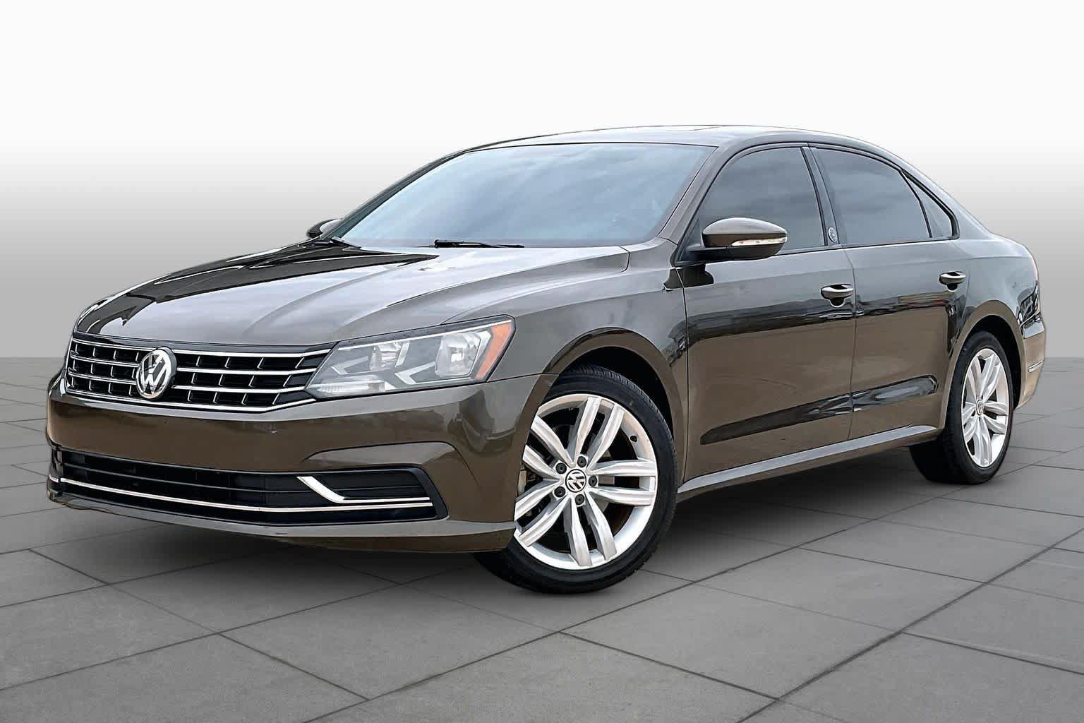 Used 2019 Volkswagen Passat 2.0T Wolfsburg w/ Wheels & Sunroof Package FWD image 2
