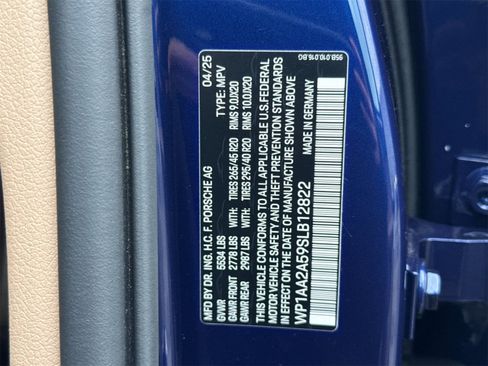 Used 2025 Porsche Macan image 35