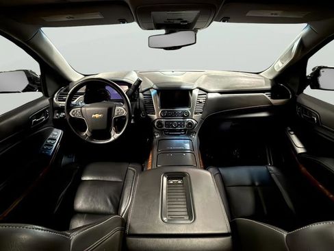 Used 2019 Chevrolet Suburban Premier AWD/4WD image 14